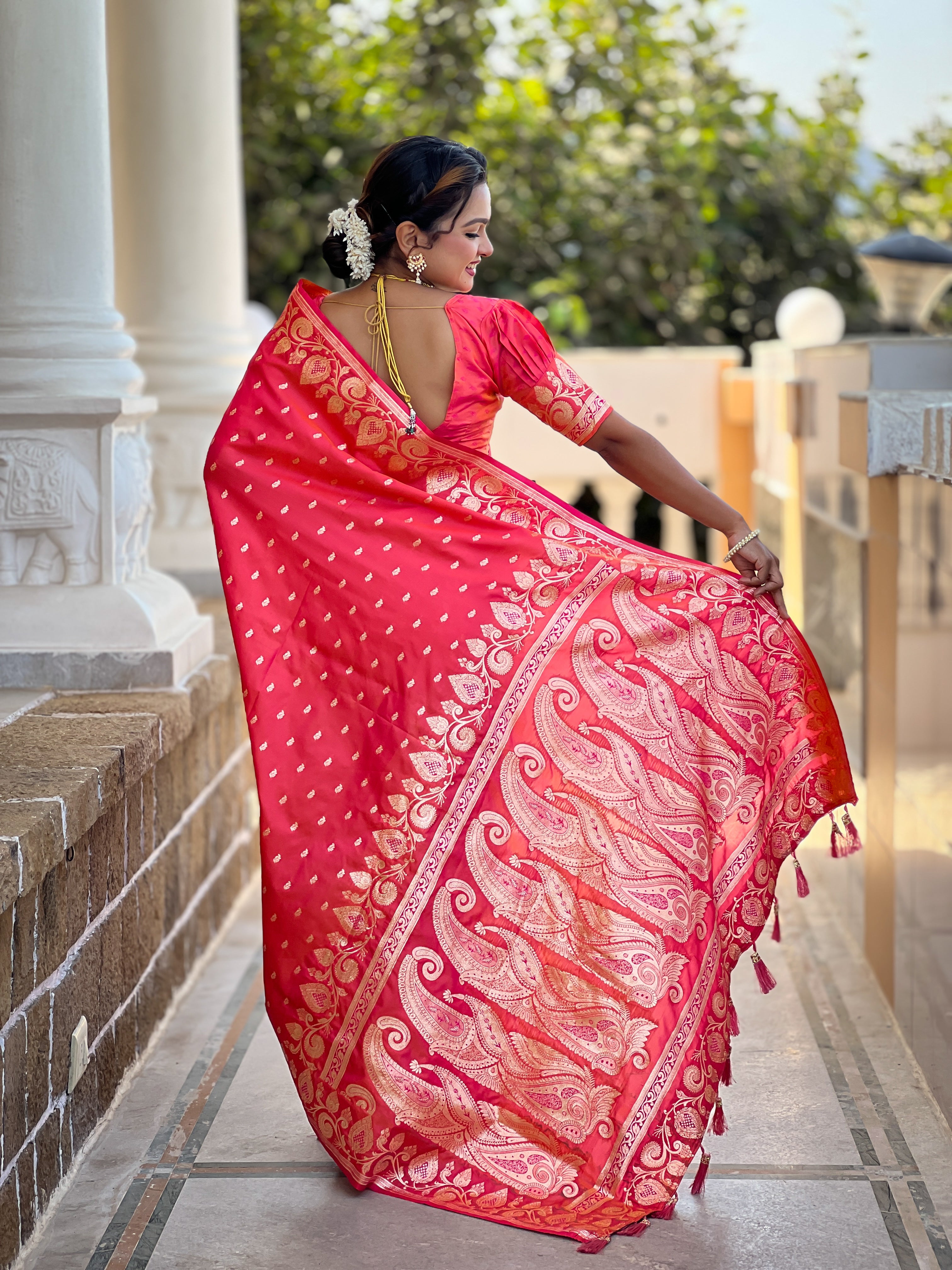 Gajri Pink Soft Banarasi Silk Blend Saree With Zari Weaving