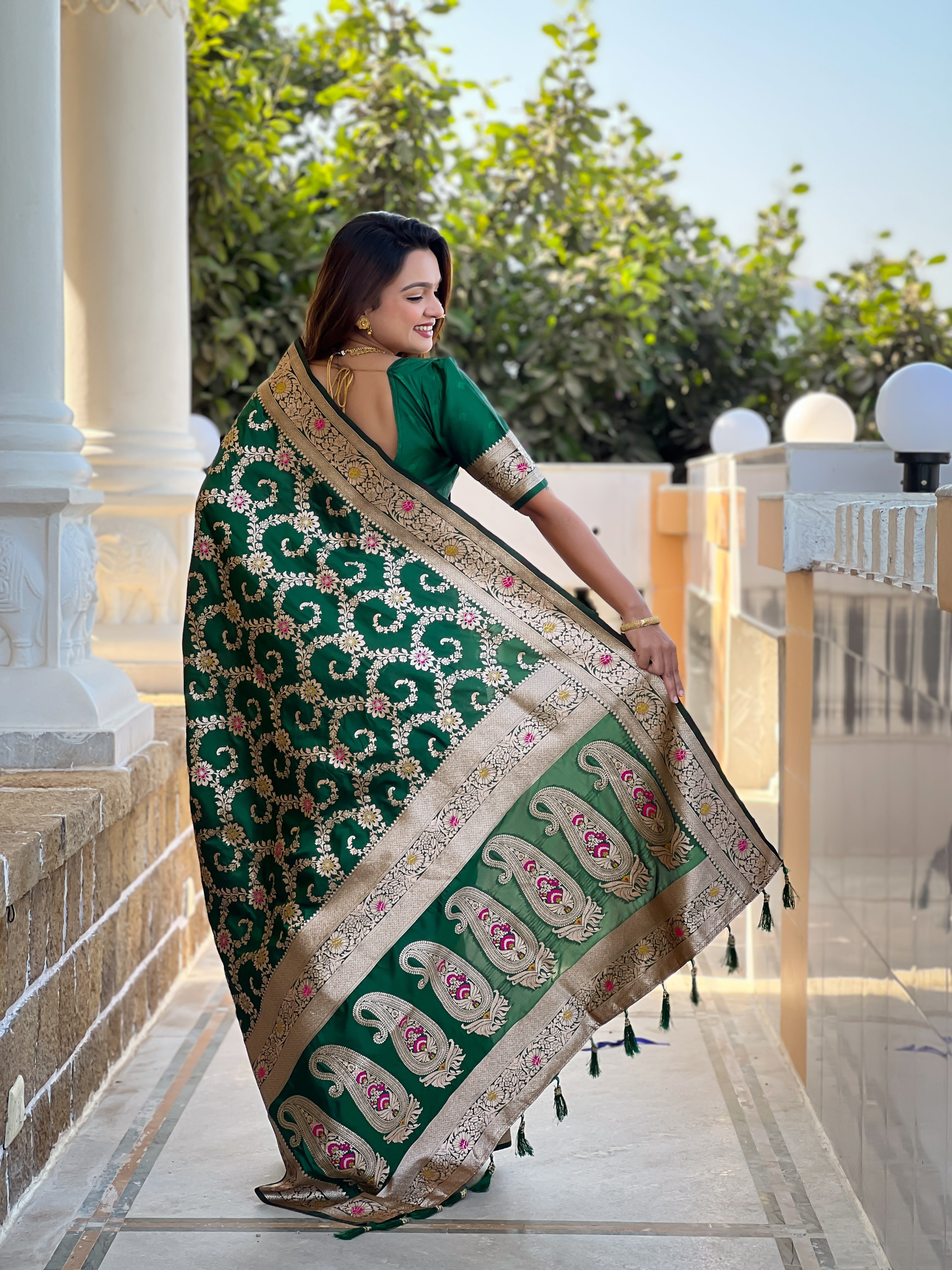 Green Soft Banarasi Silk Saree with Zari Weaving Meenakari