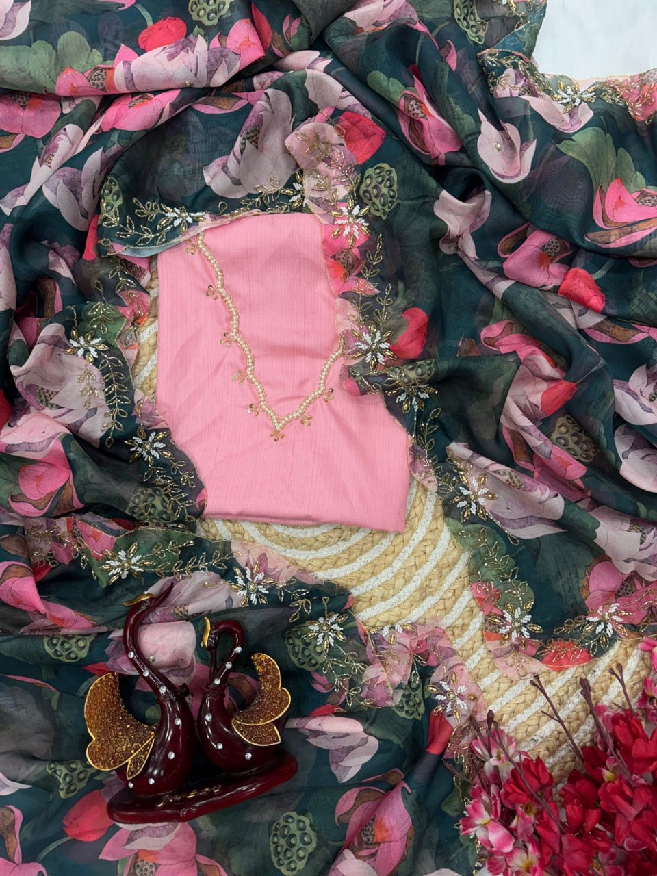 Heavy Soft Tebby Silk Fabric With Beutifull Floral Print Saree