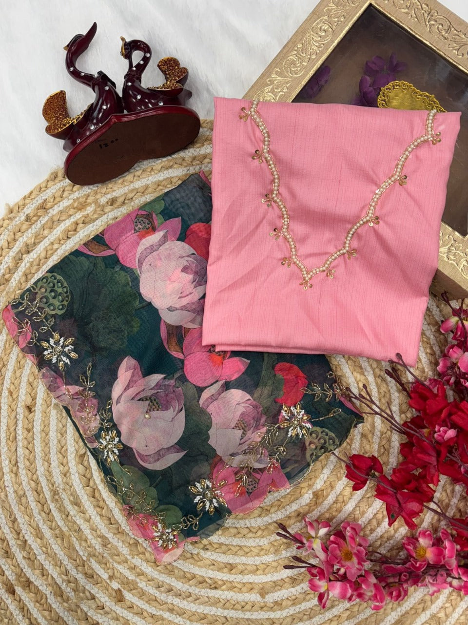 Heavy Soft Tebby Silk Fabric With Beutifull Floral Print Saree