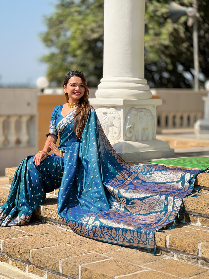 Morpich Soft Banarasi Silk Blend Saree With Zari Weaving