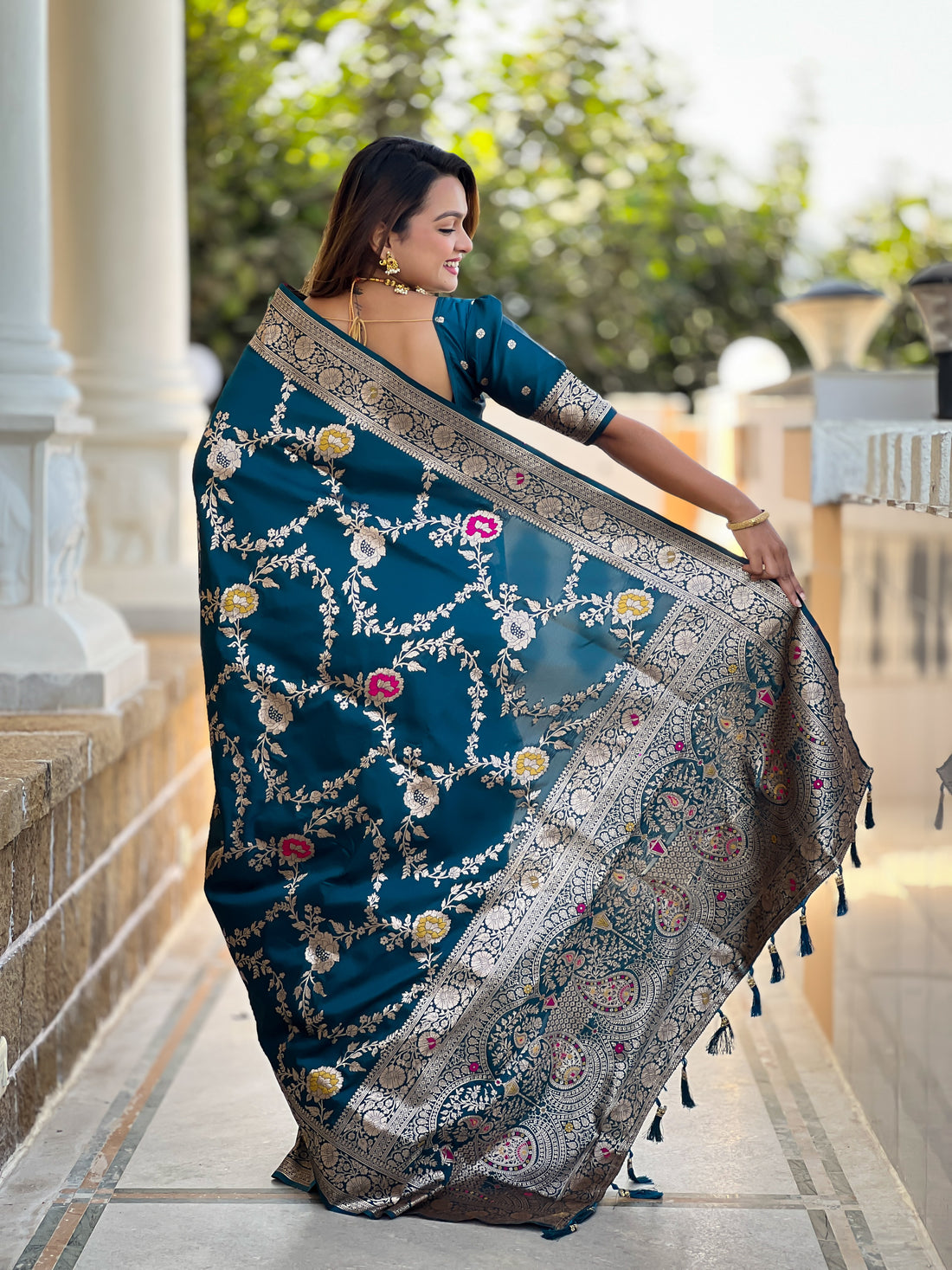 Morpich Soft Banarasi Silk Saree with Zari Weaving Meenakari Touchup Design