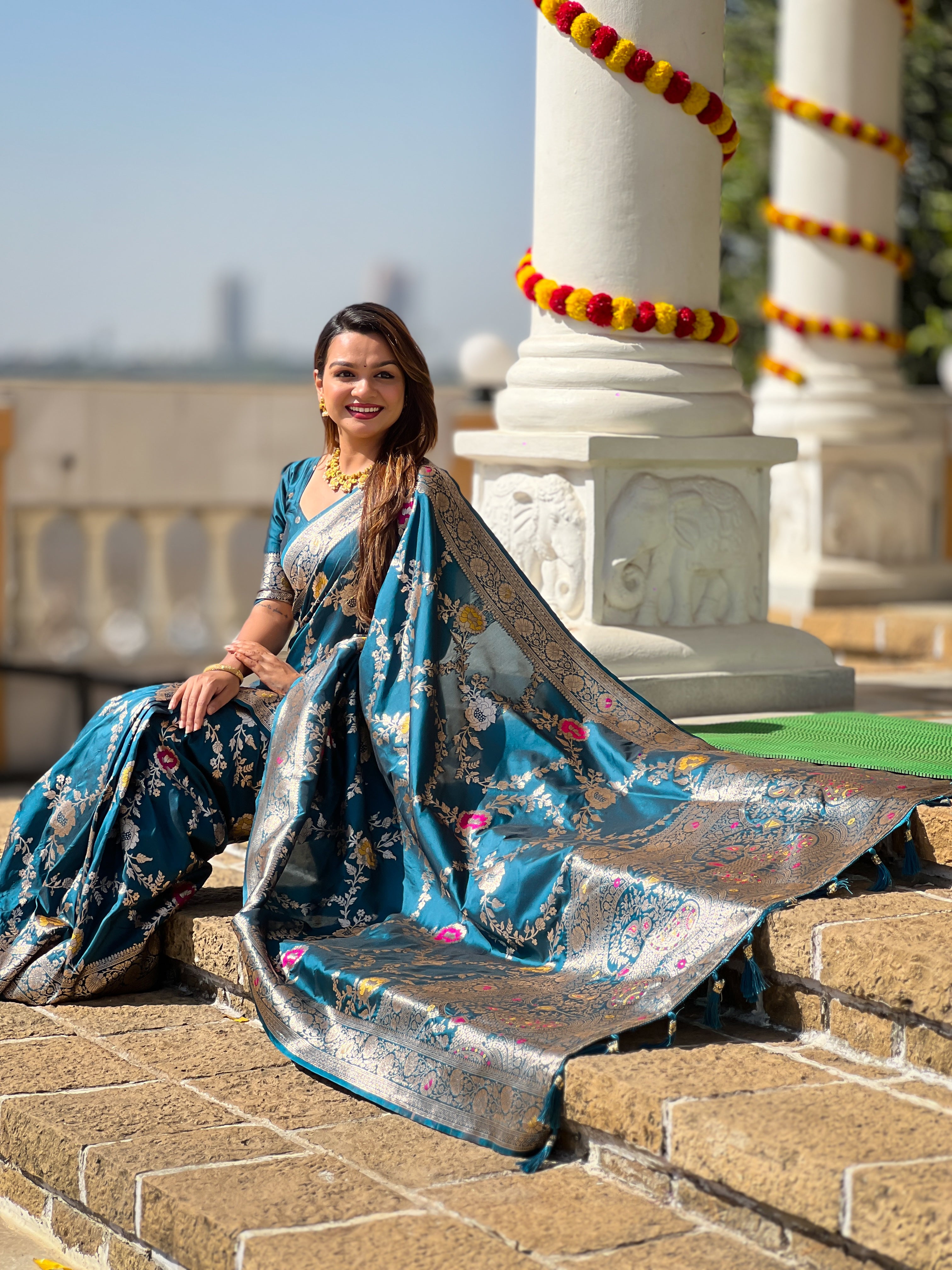 Morpich Soft Banarasi Silk Saree with Zari Weaving Meenakari Touchup Design