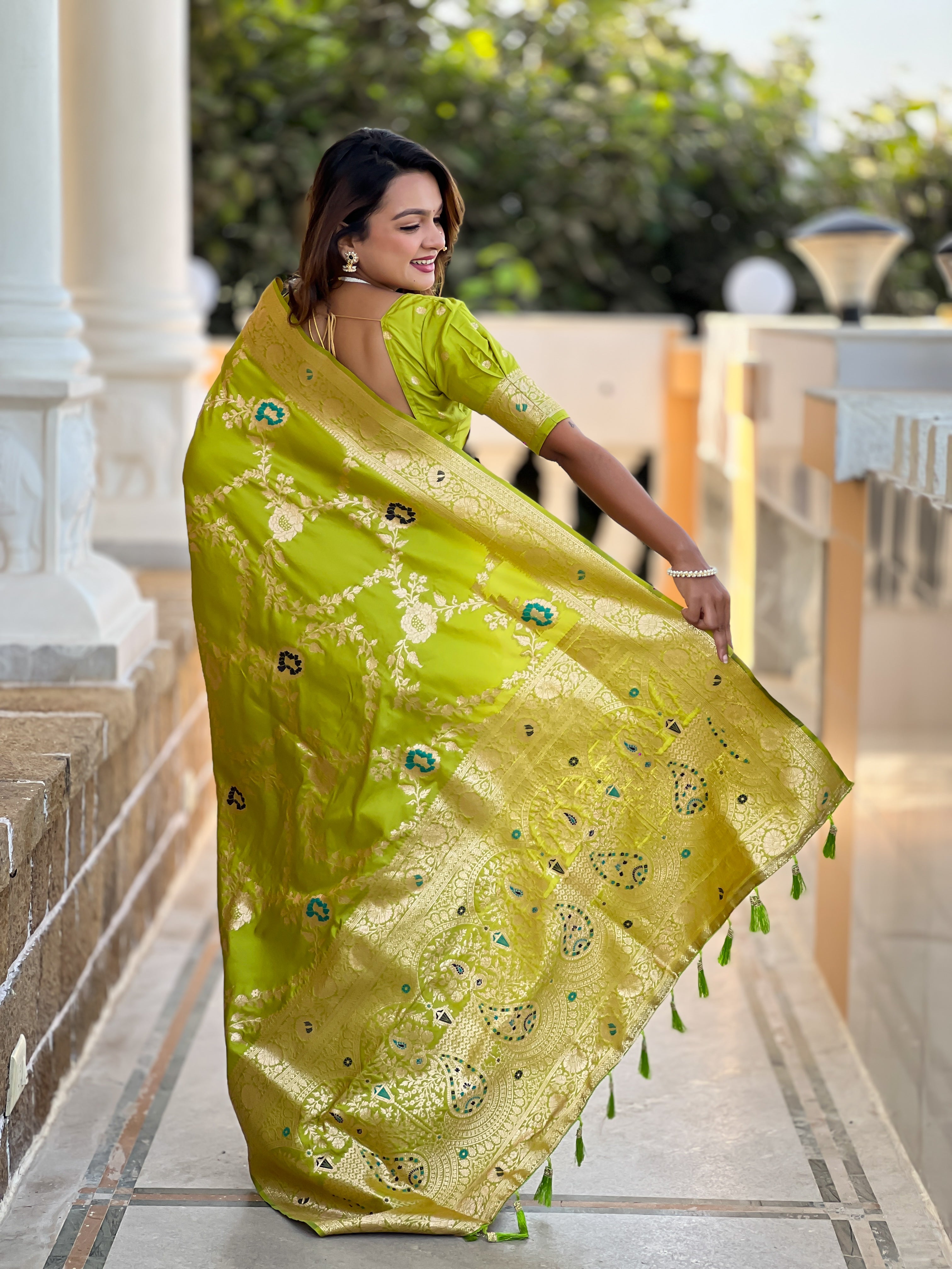Perrot Green Soft Banarasi Silk Saree with Zari Weaving Meenakari Touchup Design