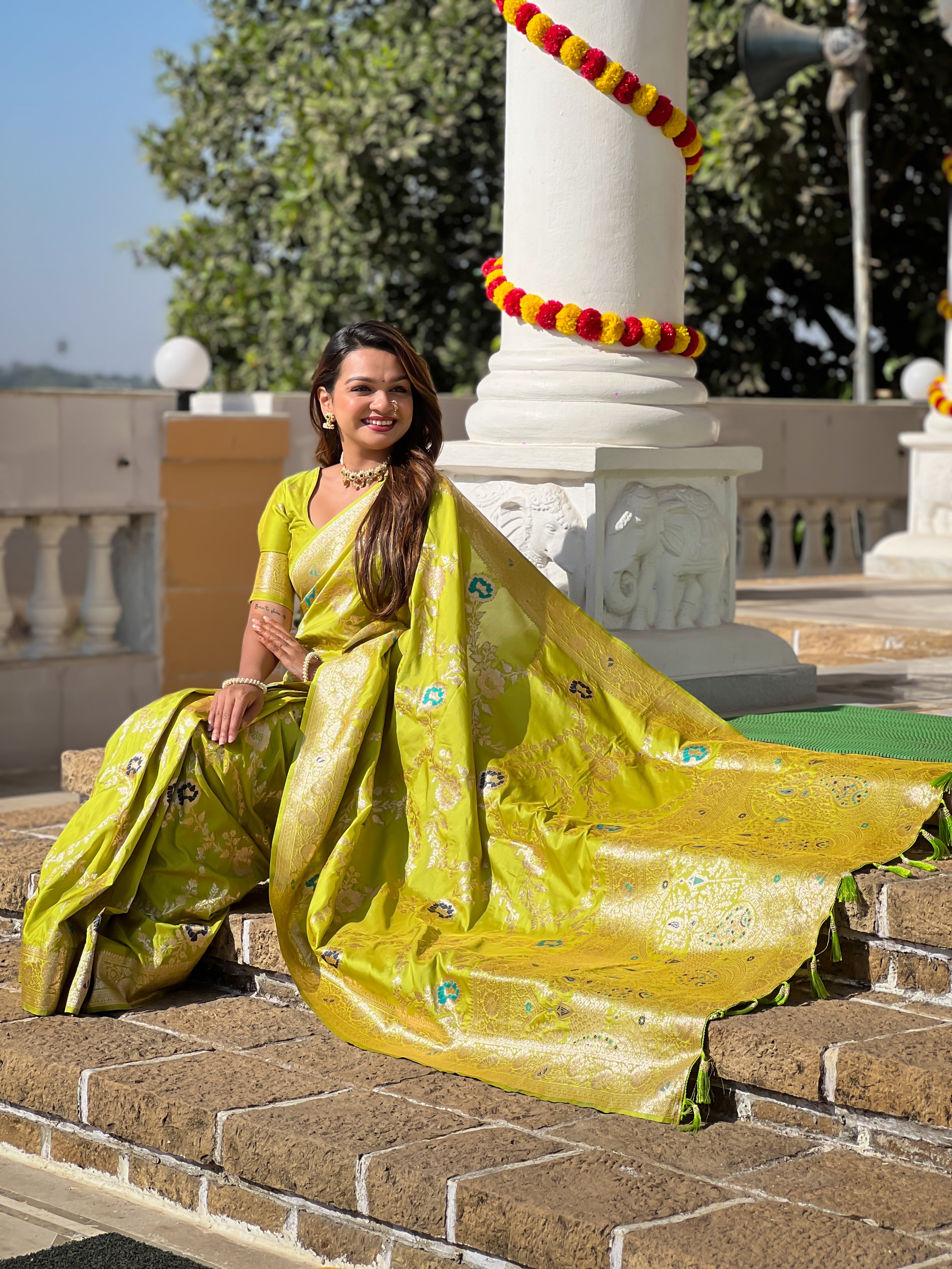 Perrot Green Soft Banarasi Silk Saree with Zari Weaving Meenakari Touchup Design