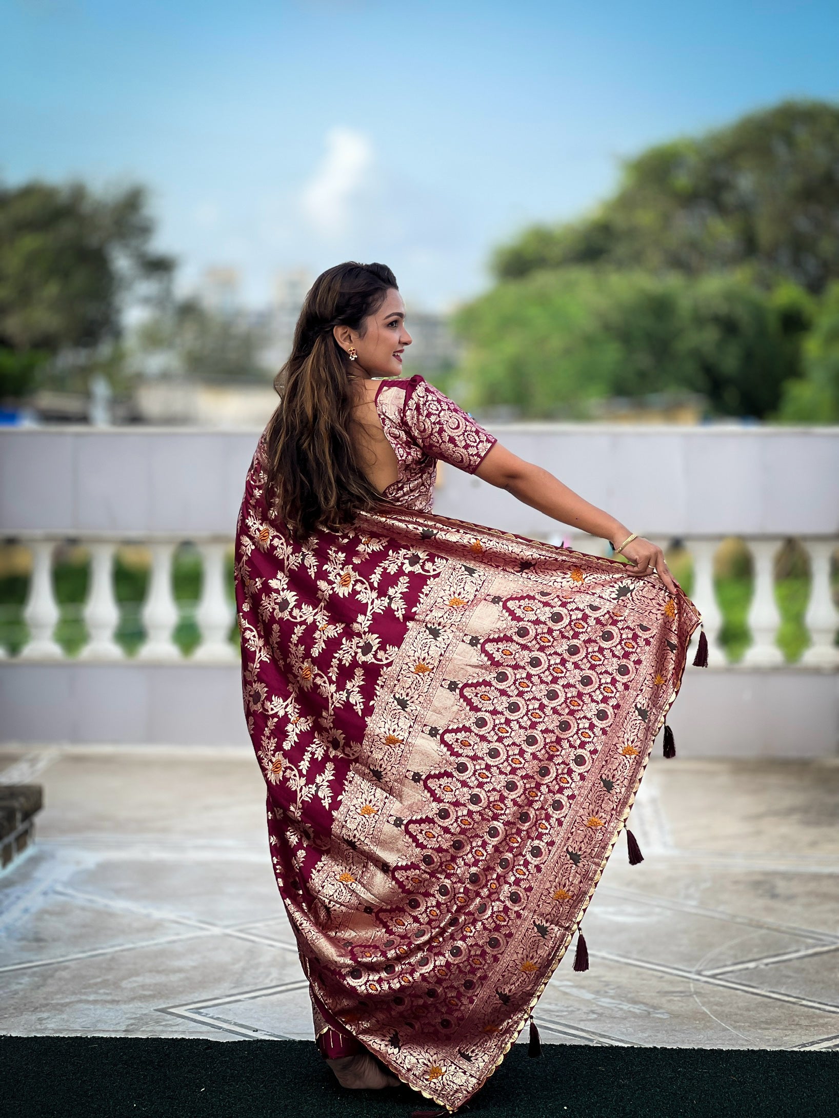 Pure Viscose Dolla Silk Saree with Heavy Meenakari Work