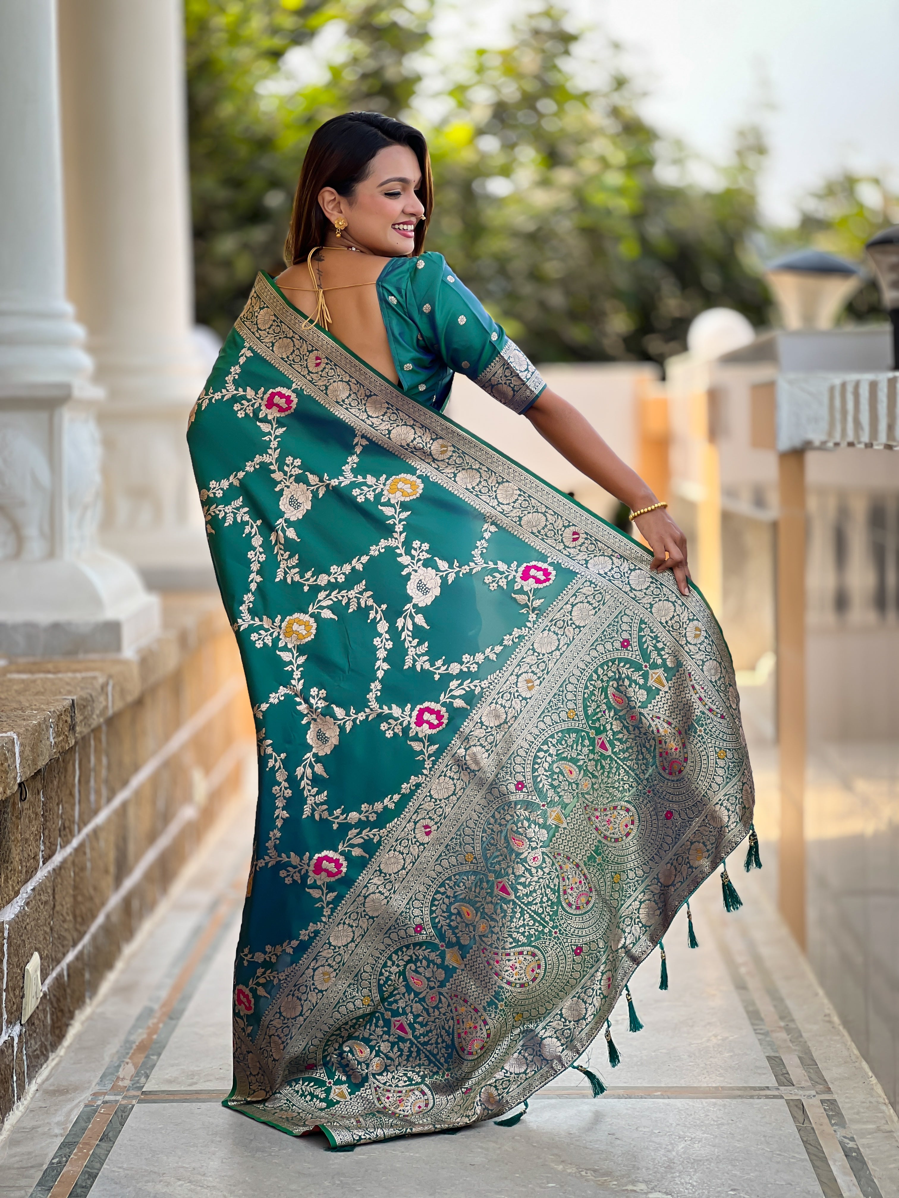 Rama Soft Banarasi Silk Saree with Zari Weaving Meenakari Touchup Design