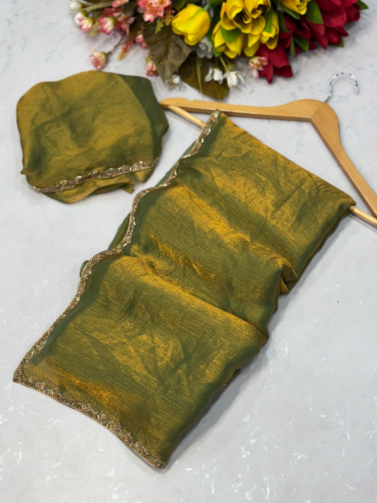 Rangoot Supper Hit Simari Shine Golden Saree