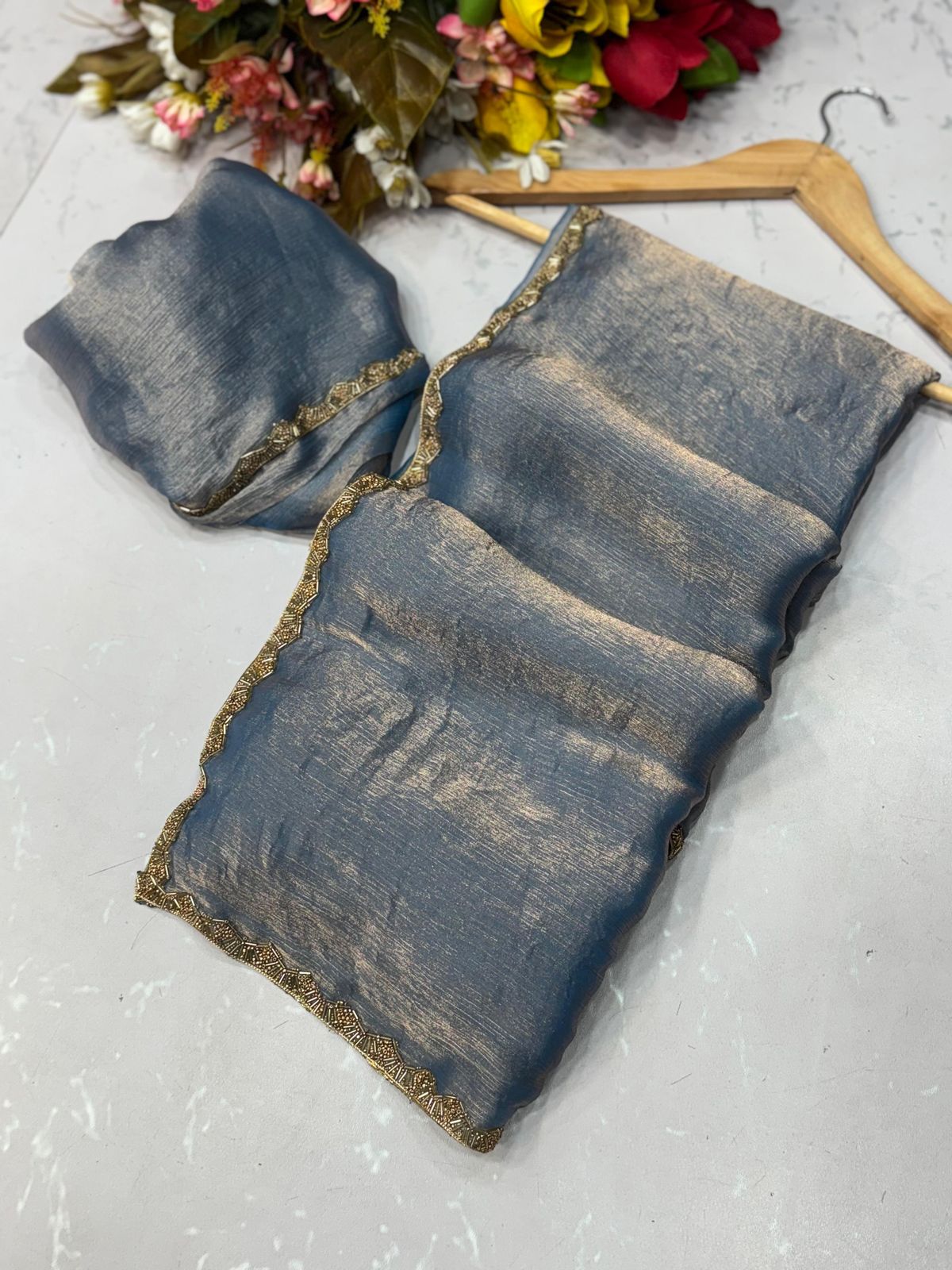 Rangoot Supper Hit Simari Shine Golden Saree