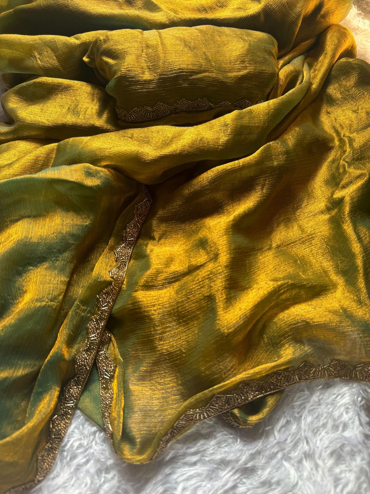 Rangoot Supper Hit Simari Shine Golden Saree