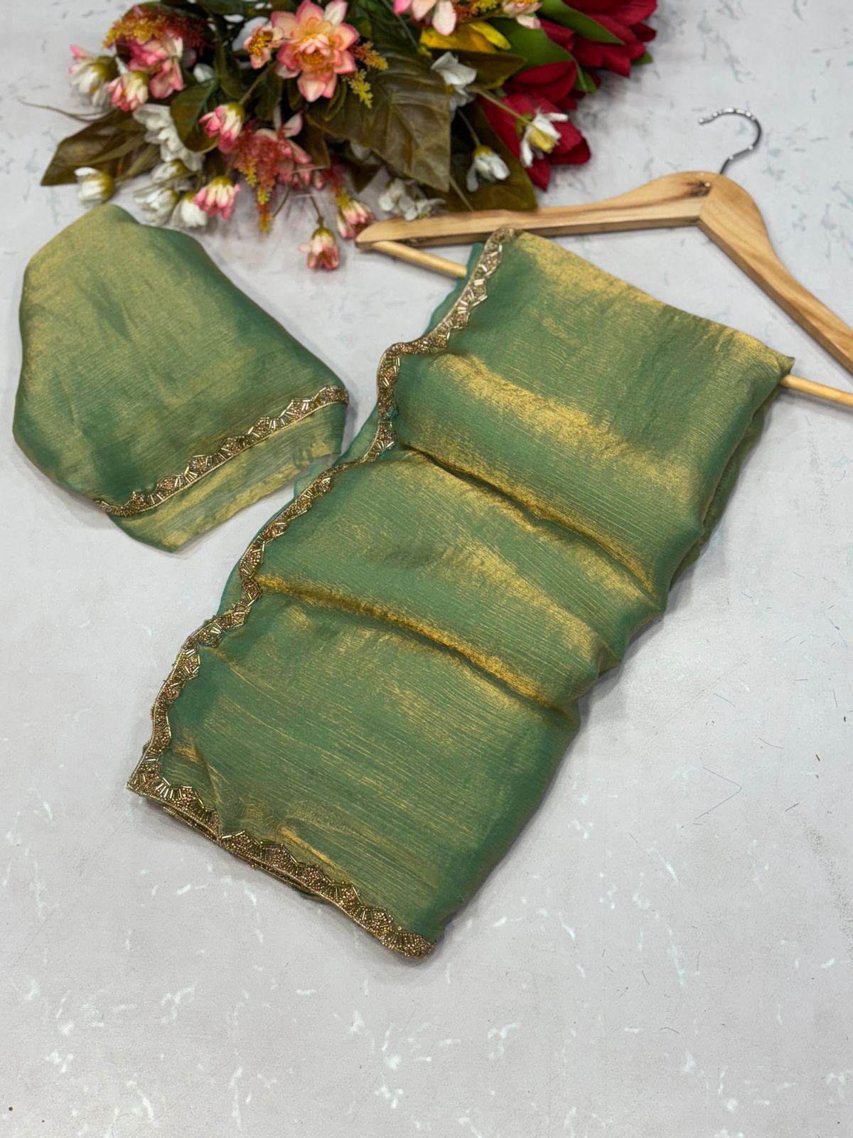 Rangoot Supper Hit Simari Shine Golden Saree