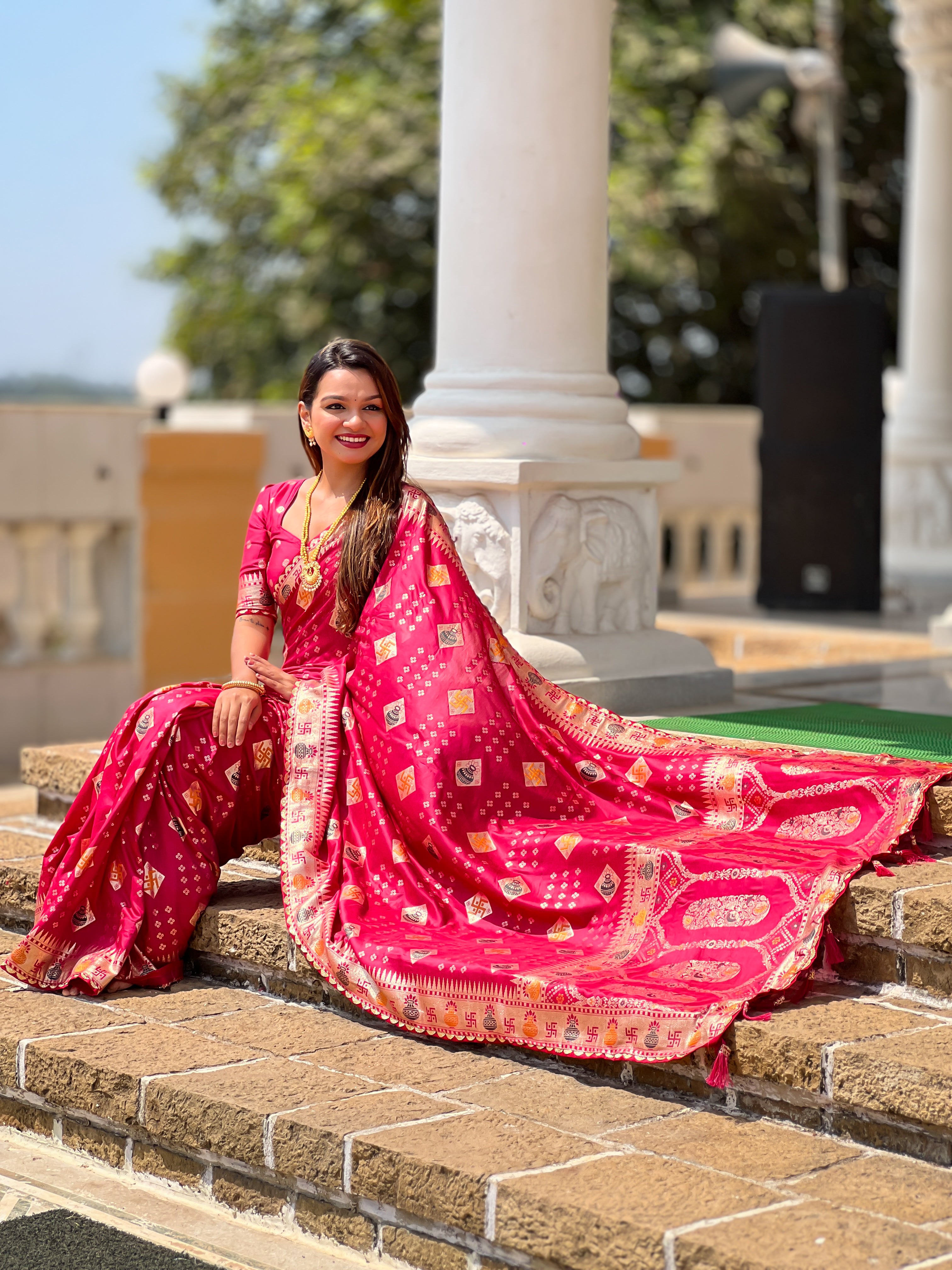 Rani-Pink-Swastik-Dolla-Silk-Saree-Heavy-Meenakari-Kalash-Design