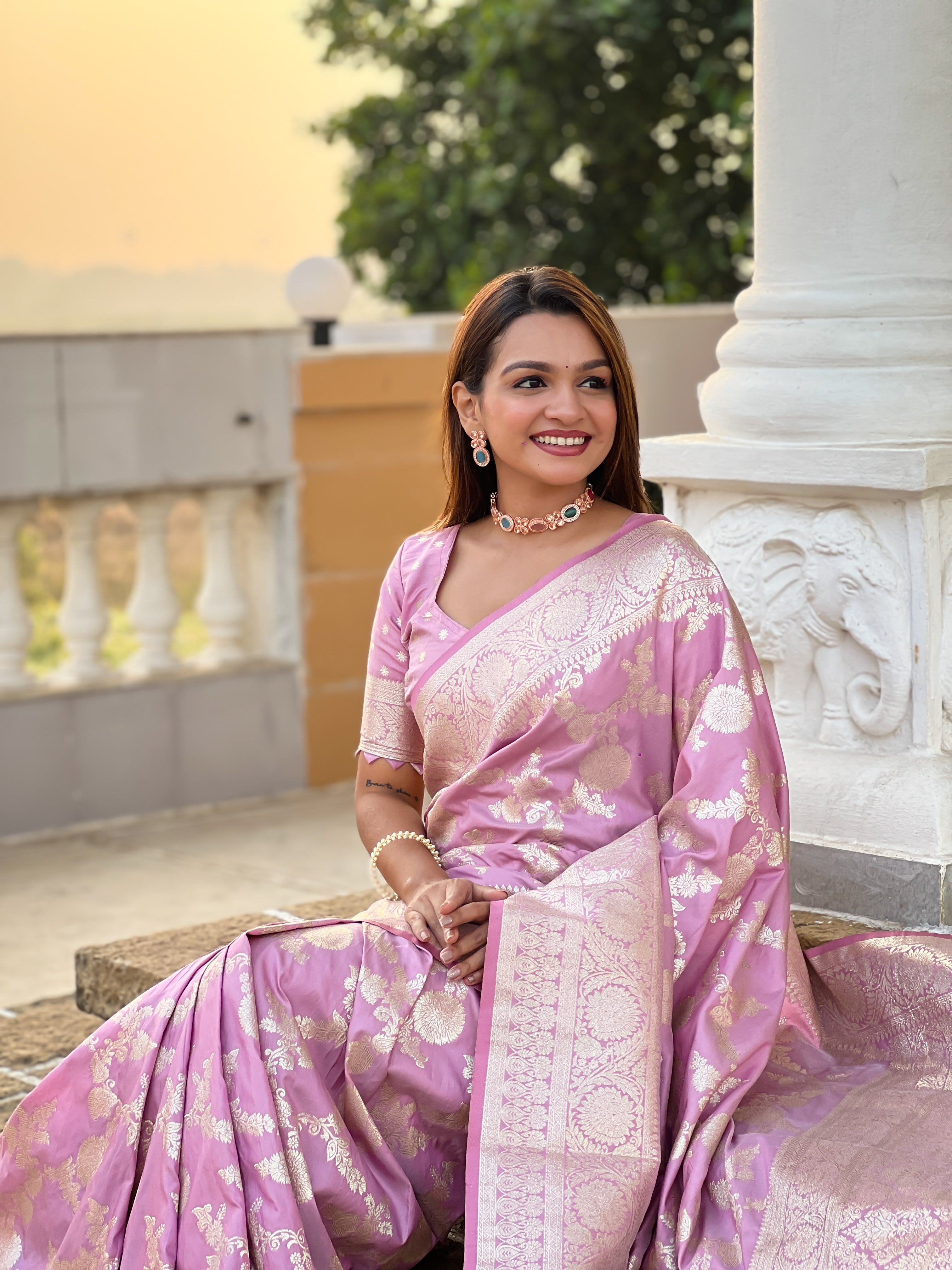 Soft Banarasi Silk Saree with Zari Weaving Touchup Design