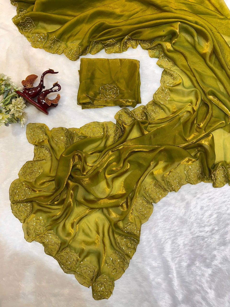 Soft Fandy Sattin Cover With Beautiful Khatli