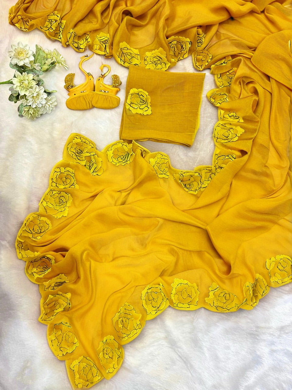 Soft Fandy Sattin Cover With Beautiful Khatli