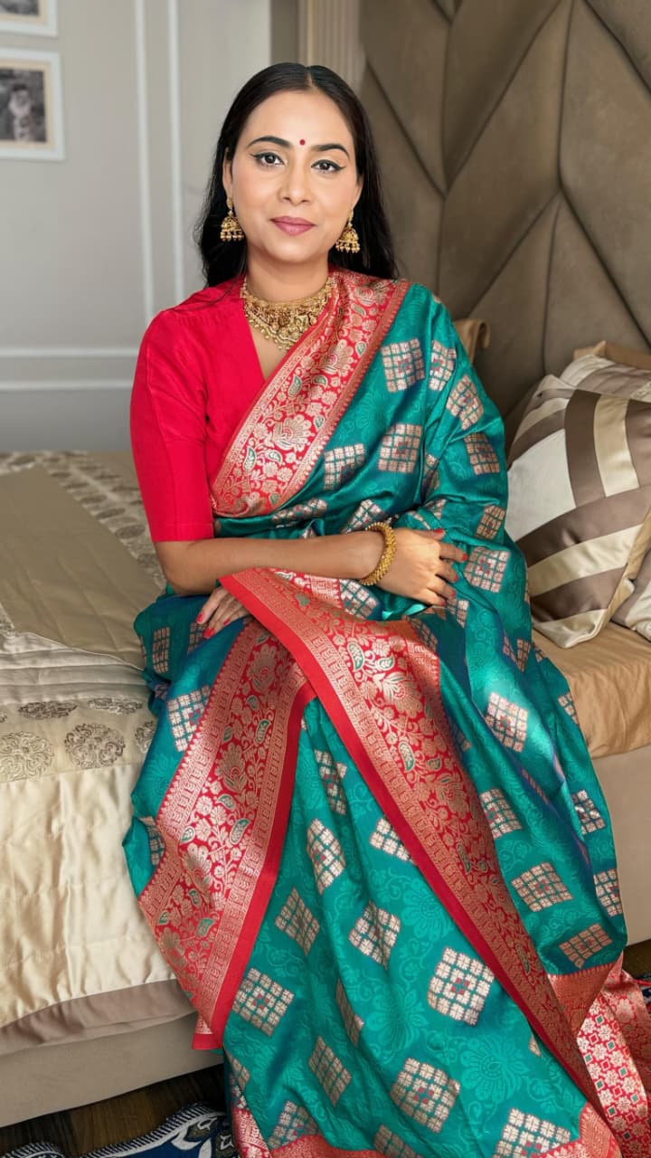 Women's Designer Banarasi Silk with Rich Pallu Silk Saree