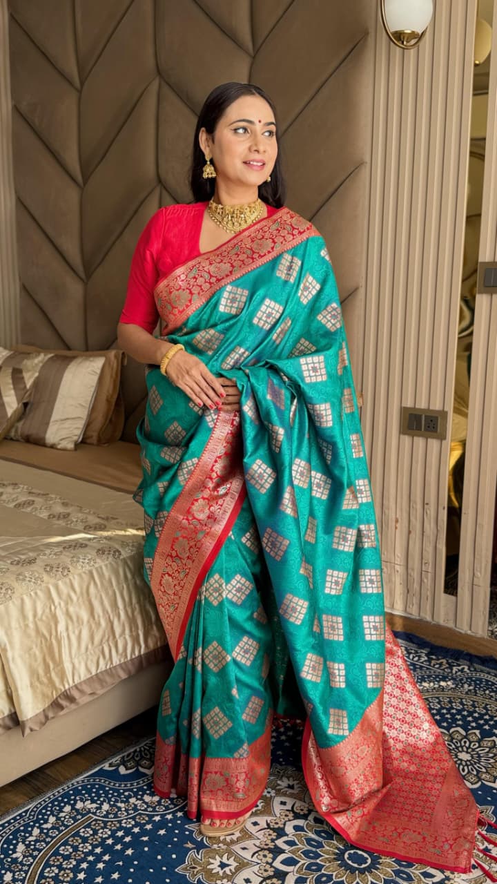 Women's Designer Banarasi Silk with Rich Pallu Silk Saree