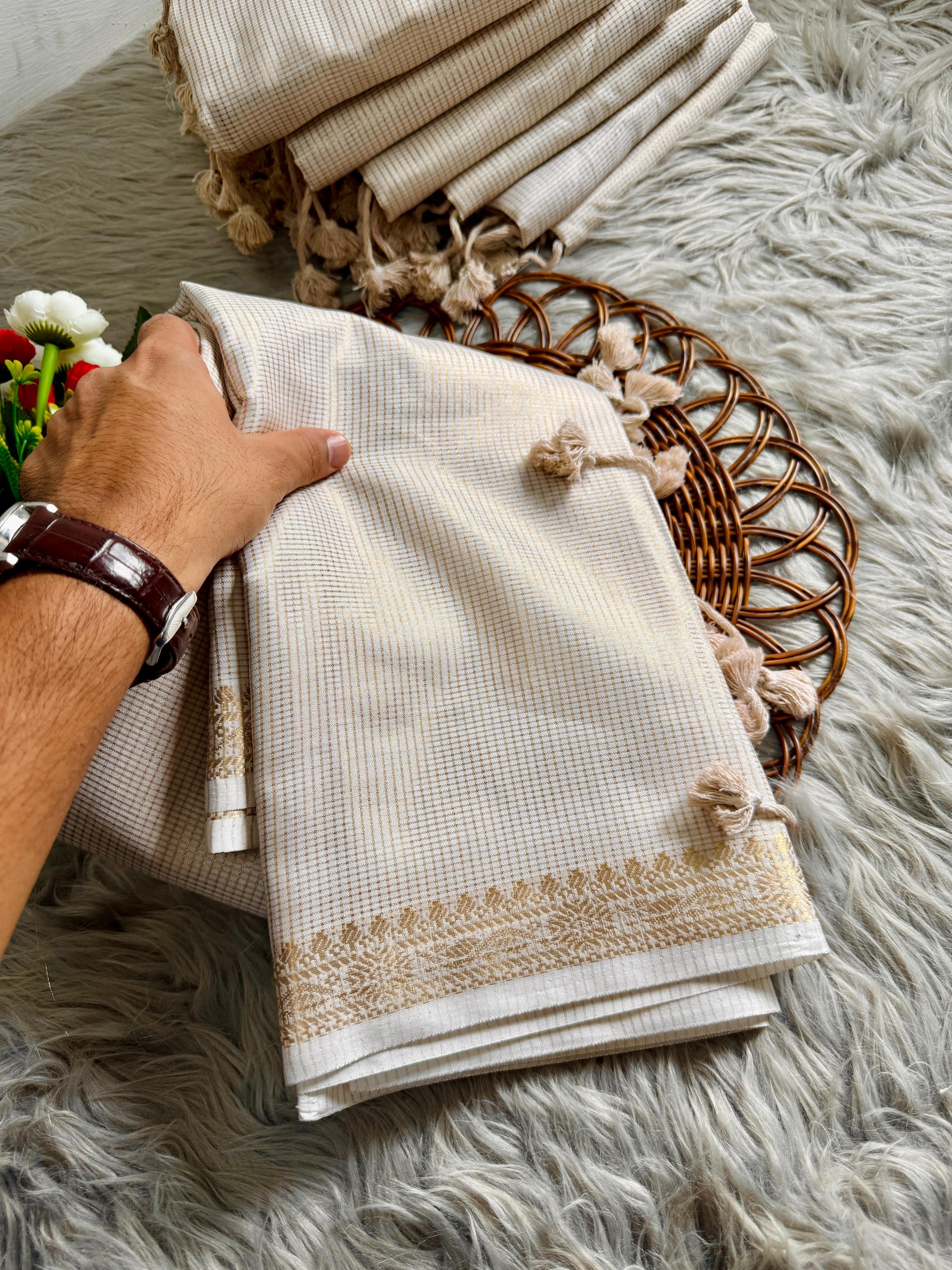 White Rich Zari Border Stunning Kasavu saree