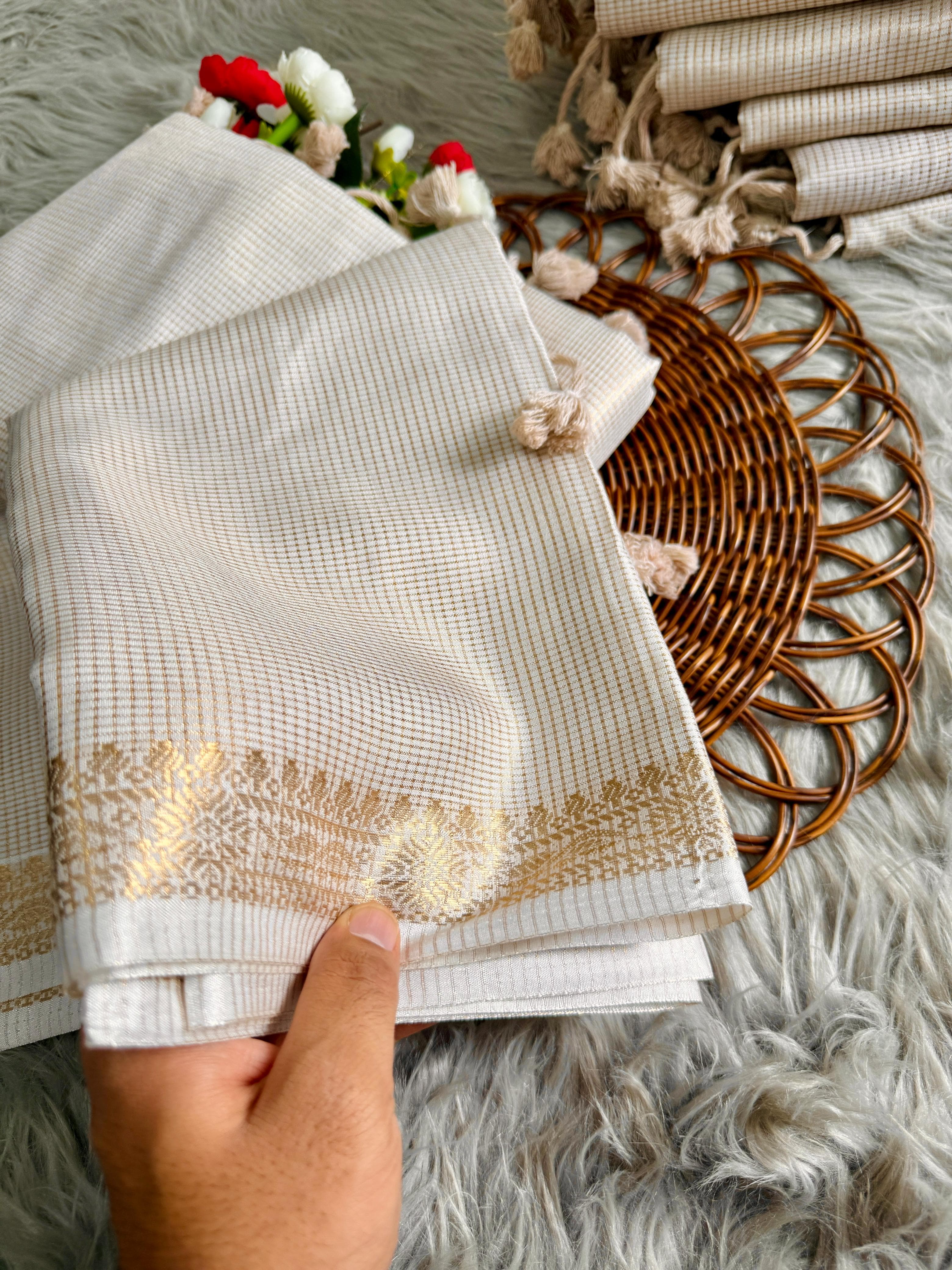 White Rich Zari Border Stunning Kasavu saree